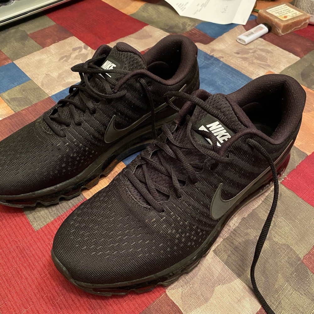 Triple black air max size 10.5 no box as is.